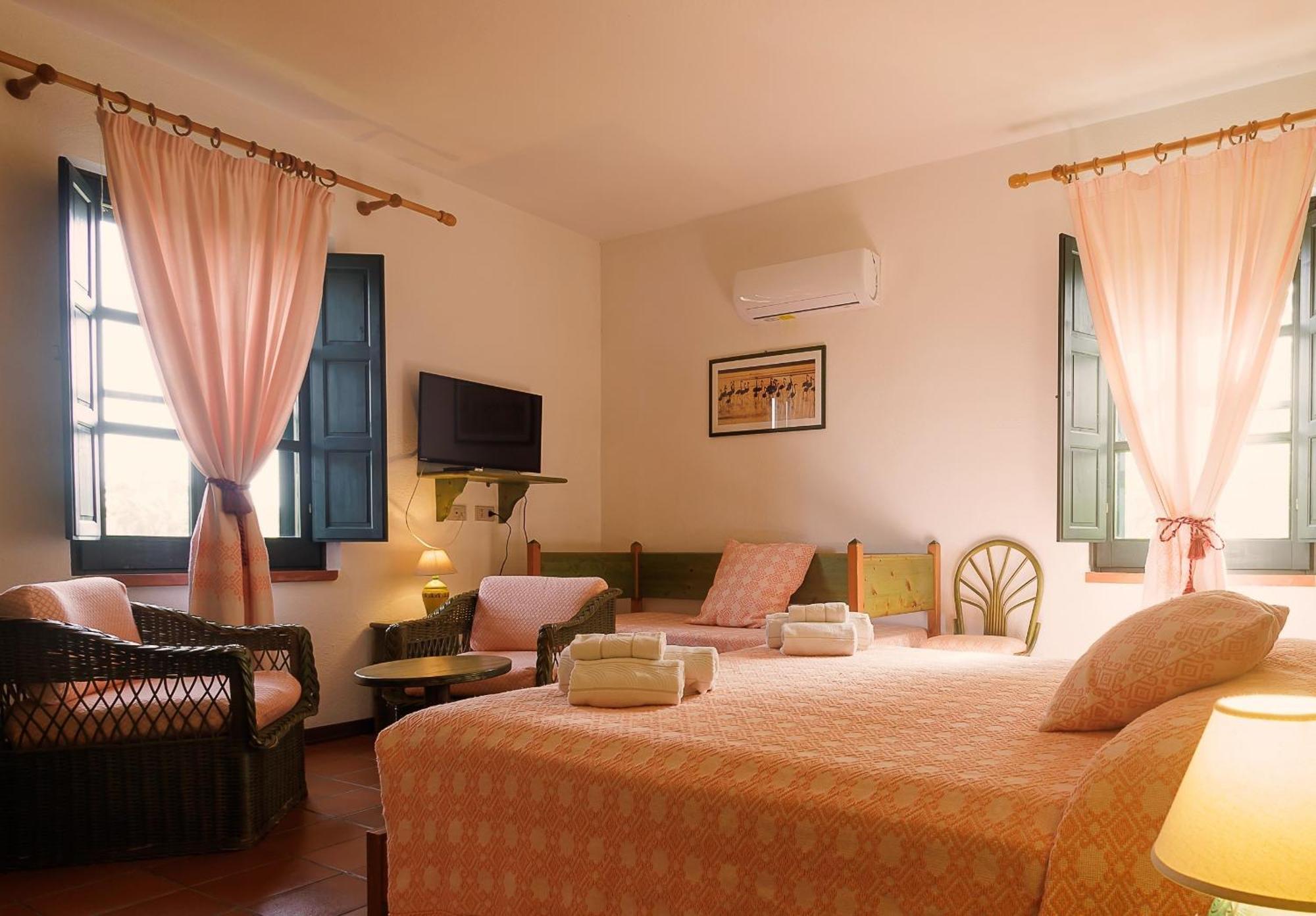 Hotel Ristorante Sa Pedrera Càbras Εξωτερικό φωτογραφία