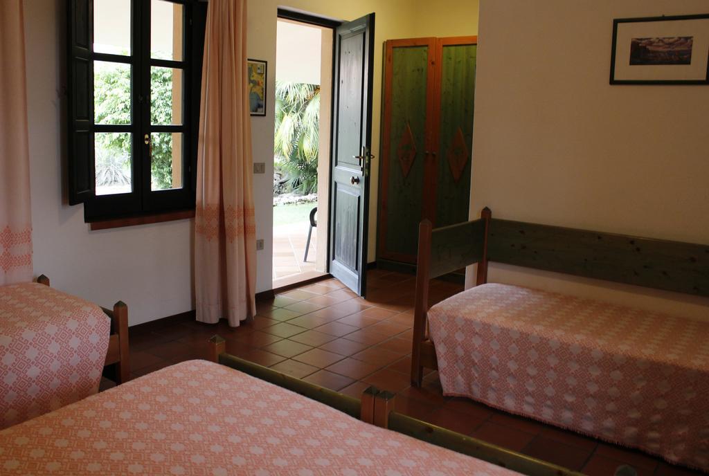 Hotel Ristorante Sa Pedrera Càbras Εξωτερικό φωτογραφία